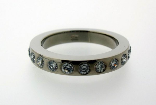 18ct White gold nine Brilliant Cut diamond Eternity ring - Click Image to Close